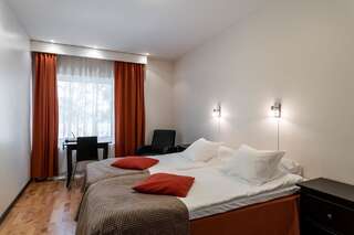 Отель Hotelli Varpu Керимяки Двухместный номер с 2 отдельными кроватями и видом на озеро-3